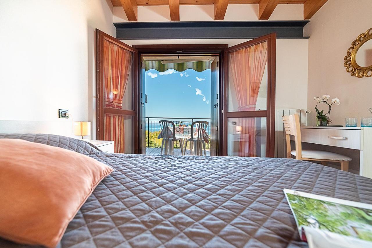Apartments Eden - Regarda Travel Lazise Dış mekan fotoğraf